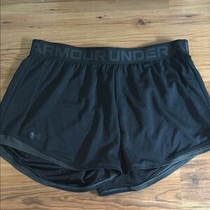 UA SIZE LARGE SHORTS
